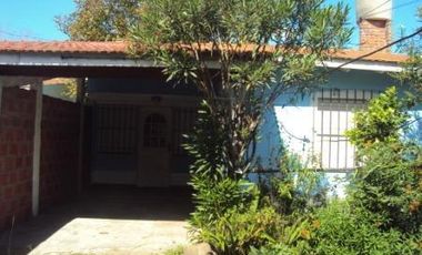 CHALET CON COCHERA A 6 CUADRAS DE LA PLAYA