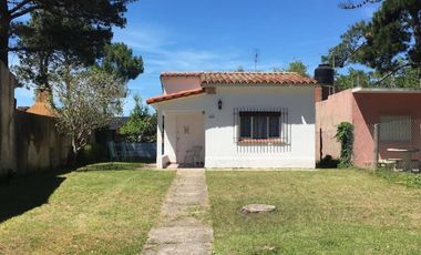 ALQUILO EXCELENTE CASA PARA VACACIONAR EN FAMILIA O CON AMIGOS  PARA 5 PERSONAS, A 4 CUADRAS DEL MAR