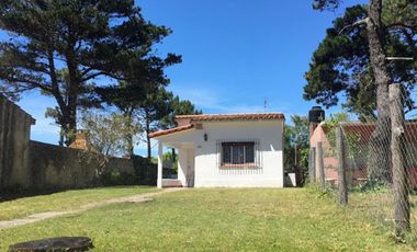 ALQUILO EXCELENTE CASA PARA VACACIONAR EN FAMILIA O CON AMIGOS  PARA 5 PERSONAS, A 4 CUADRAS DEL MAR