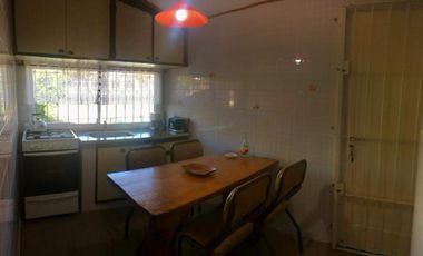 ALQUILO EXCELENTE CASA PARA VACACIONAR EN FAMILIA O CON AMIGOS  PARA 5 PERSONAS, A 4 CUADRAS DEL MAR