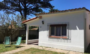 ALQUILO EXCELENTE CASA PARA VACACIONAR EN FAMILIA O CON AMIGOS  PARA 5 PERSONAS, A 4 CUADRAS DEL MAR