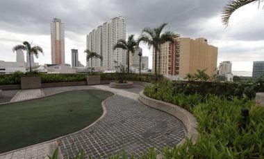 Nice 2BR Unit for SALE in Robinsons Place Manila