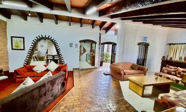 Casa en Tres Marías con Escrituras