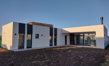 Hermosa Casa 4AMB de Diseño - San Ramon