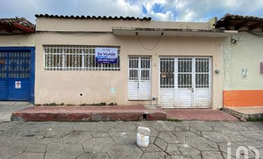 Se vende casa en San Cristobal, zona centro con amplio terreno