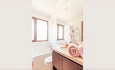 Casa en Arriendo en Carlos Peña Otaegui - Francisco Bulnes Correa