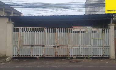 Disewakan Rumah Siap Huni Dengan 9 kamar Di Jl. Kalijudan , Surabaya