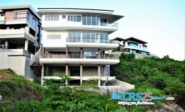 Overlooking 4 Bedroom House For Sale in Guadalupe Cebu
