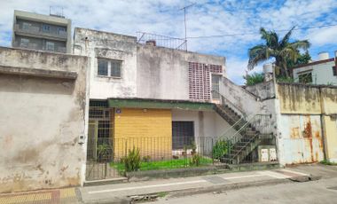 Casa s/ terreno ideal para edificio, Pje Garibaldi 1era cuadra, Parque Avellaneda
