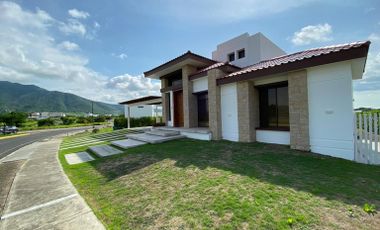 Se Vende Casa en Montecristi