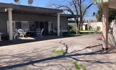 Casa en Juárez Nuevo León, con local comercial, terraza, alberca y mucho terreno