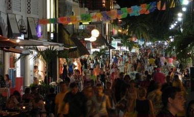 Local sobre la Quinta Avenida de Playa del Carmen en venta.