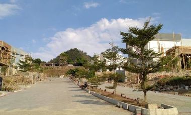 Rumah elite dijuall ,murah free kolam berenang view kota sumedang cantik dkt UNPAD