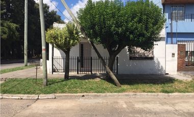 ABDALA 3495, esquina Moldes, Isidro Casanova. Apto Crédito