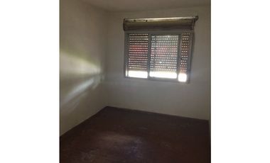 ABDALA 3495, esquina Moldes, Isidro Casanova. Apto Crédito