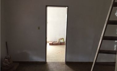 ABDALA 3495, esquina Moldes, Isidro Casanova. Apto Crédito