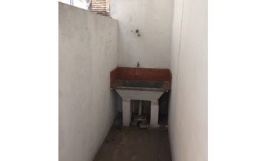 ABDALA 3495, esquina Moldes, Isidro Casanova. Apto Crédito