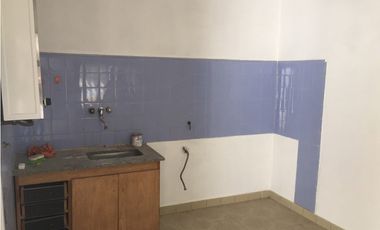 ABDALA 3495, esquina Moldes, Isidro Casanova. Apto Crédito