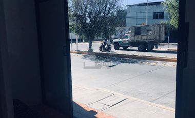 Local Comercial en Renta en San Francisco del Rincón, Gto sobre Blvd transitado fácil estacionamieto