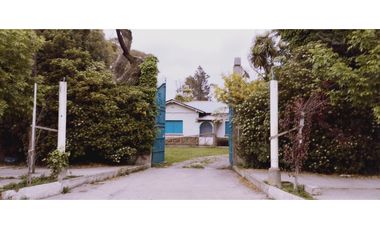 QUINTA URBANA - ANTIGUA CASONA CON SALON DE FIESTA-GRAN PARQUE