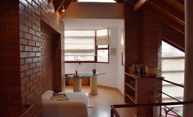 IMPORTANTE RESIDENCIA 3 DORMITORIOS, GARAGE VARIOS AUTOS, GRAN PARQUE. RETASADA