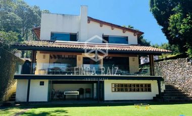 En venta hermosa casa en Avándaro.