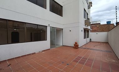 apartamento en arriendo en la riviera. Cod A30276