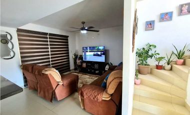 VENDO CASA EN LA CHORRERA BARRIO COLON VILLA REAL 3R