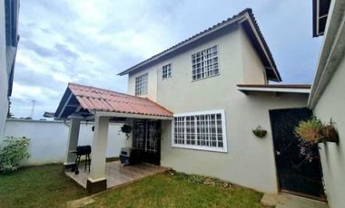 VENDO CASA EN LA CHORRERA BARRIO COLON VILLA REAL 3R