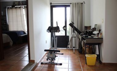 Casa Sola en Santa María Ahuacatitlán Cuernavaca - ROQ-239-Cs-562W