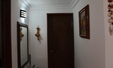 Casa Sola en Santa María Ahuacatitlán Cuernavaca - ROQ-239-Cs-562W