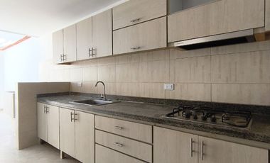 casa en venta en avenida del rio. Cod V31353