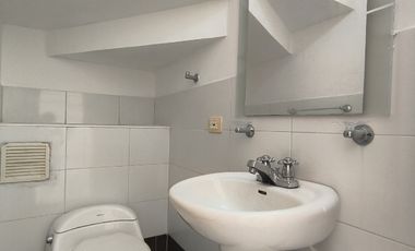 casa en venta en avenida del rio. Cod V31353