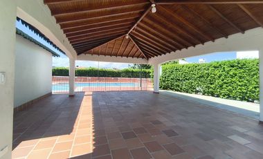 casa en venta en avenida del rio. Cod V31353