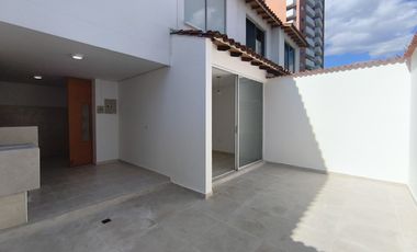 casa en venta en avenida del rio. Cod V31353