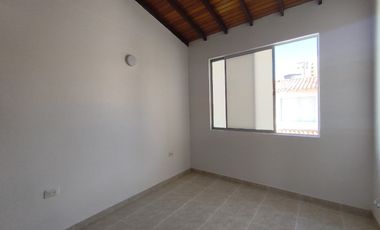 casa en venta en avenida del rio. Cod V31353