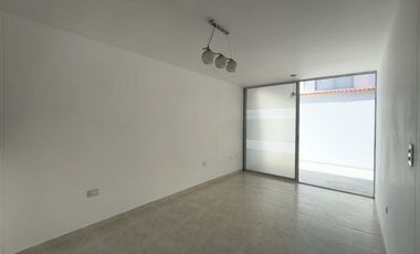 casa en venta en avenida del rio. Cod V31353