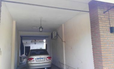 Casa en Venta con cinco dormitorios, San Miguel.