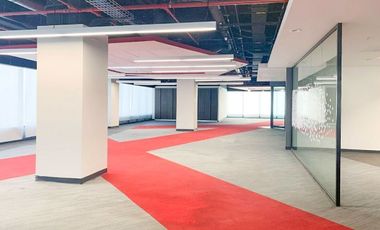 Oficina acondicionada en renta de 775m2 en corporativo zona Sta. María