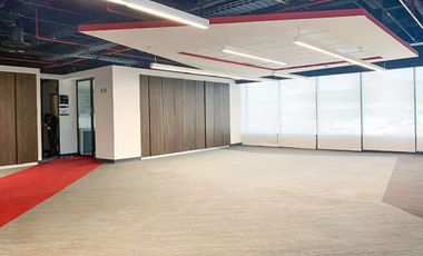 Oficina acondicionada en renta de 775m2 en corporativo zona Sta. María
