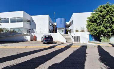 RENTA Edificio de Oficinas 1,000 m2 | a 3 cuadras de Av. 5 de Febrero, Querétaro