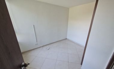 apartamento en arriendo en la tablaza. Cod A512347