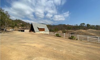 RANCHO EN EXPLOTACIÓN EN EL KM 29 OCOzOCOAUTLA - VILLAFLORES