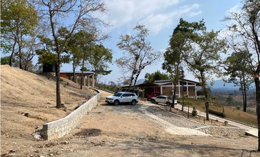 RANCHO EN EXPLOTACIÓN EN EL KM 29 OCOzOCOAUTLA - VILLAFLORES