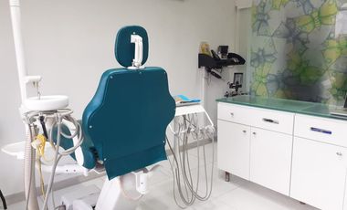 PR13289 Consultorio amoblado en patio bonito para arriendo