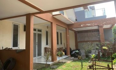 Dijual rumah Depok kokoh dekat alun alun stasiun Tol Cijago