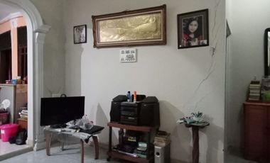 Dijual rumah Depok kokoh dekat alun alun stasiun Tol Cijago