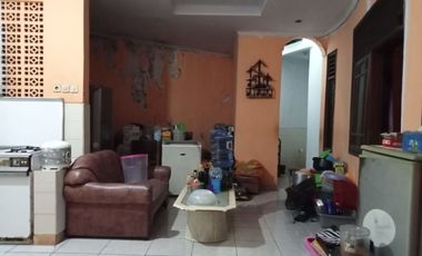 Dijual rumah Depok kokoh dekat alun alun stasiun Tol Cijago