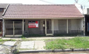 Casa para 2 Familias en venta en Temperley Este