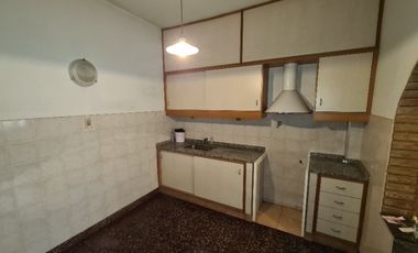 Casa para 2 Familias en venta en Temperley Este